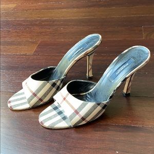 Burberry vintage pattern open toe pumps